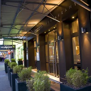 Les Negociants Hotel